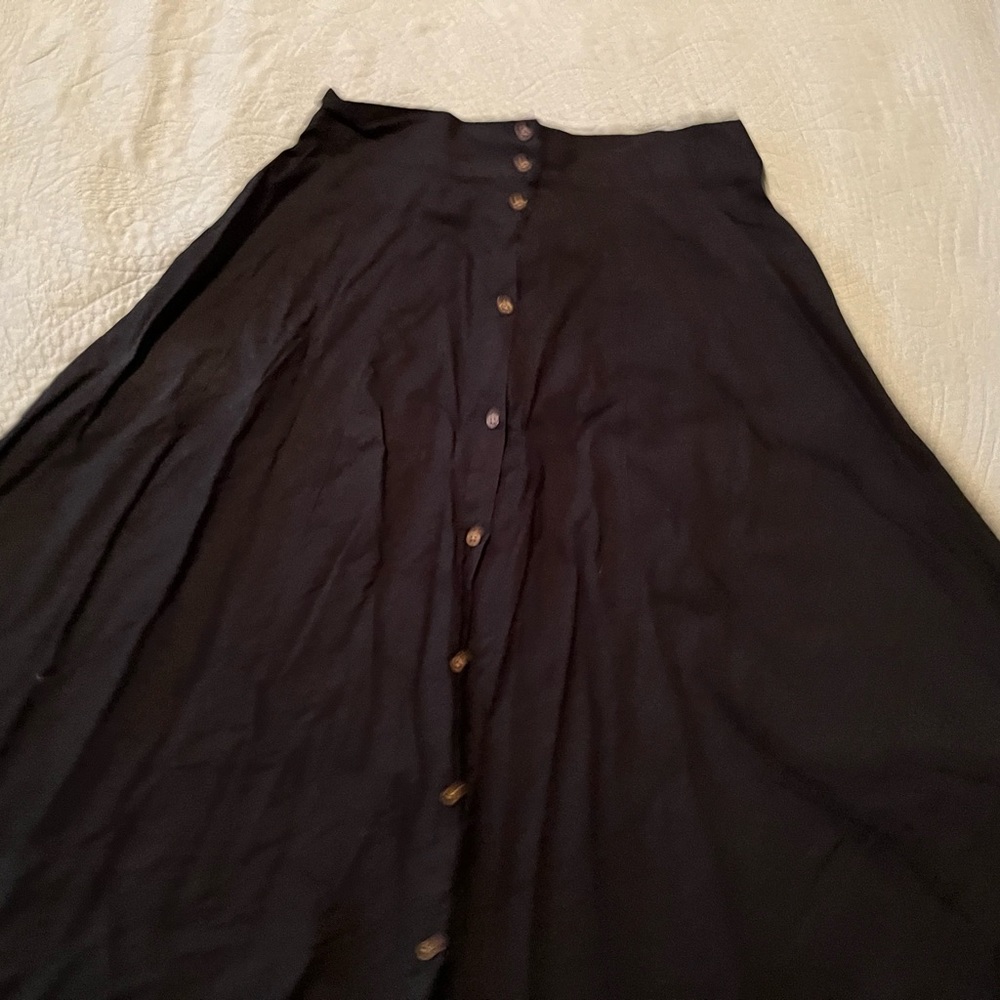 Universal Threads black modest skirt
